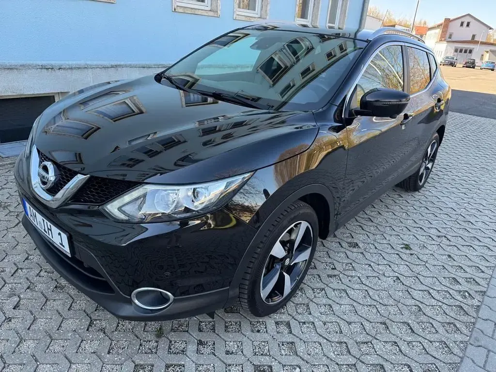 Gebraucht Nissan Qashqai Tekna+ 116 PS (85 kW) 2017 Schwarz SUV