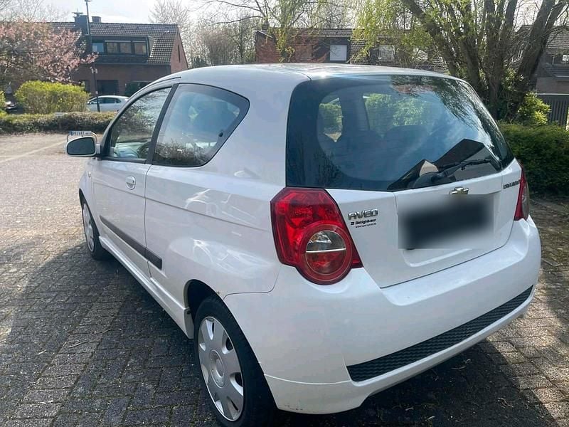 Gebraucht Chevrolet Aveo 86 PS (63 kW) 2009 Weiß Kleinwagen