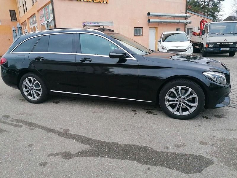 Gebraucht Mercedes C220 170 PS (125 kW) 2017 Schwarz Kombi