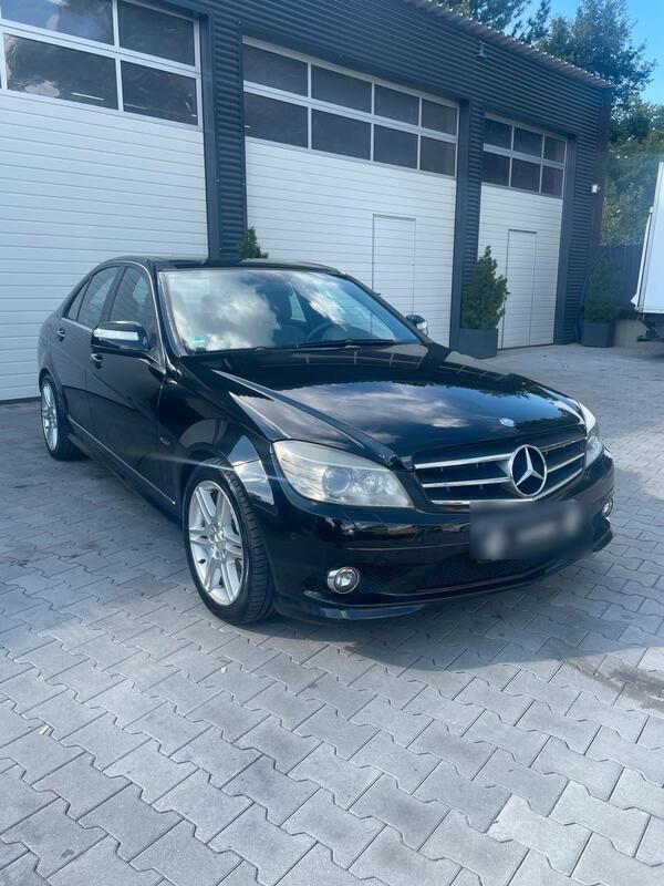 Schwarz Gebraucht 2007 Mercedes C220 Avantgarde Limousine | 11.099 € - Bild 1/4