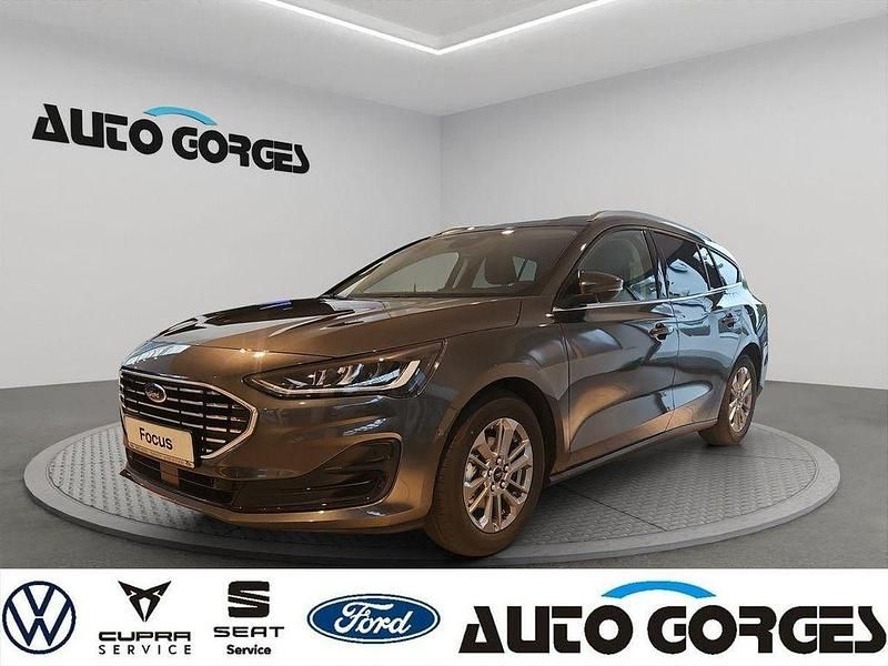 Grau Neu 2025 Ford Focus Titanium X Limousine | 34.935 € (Etwas zu teuer) - Bild 1/4