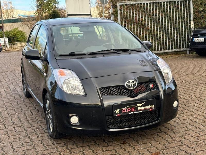 Schwarz Gebraucht 2007 Toyota Yaris Limousine | 4.900 € (Etwas zu teuer) - Bild 1/4
