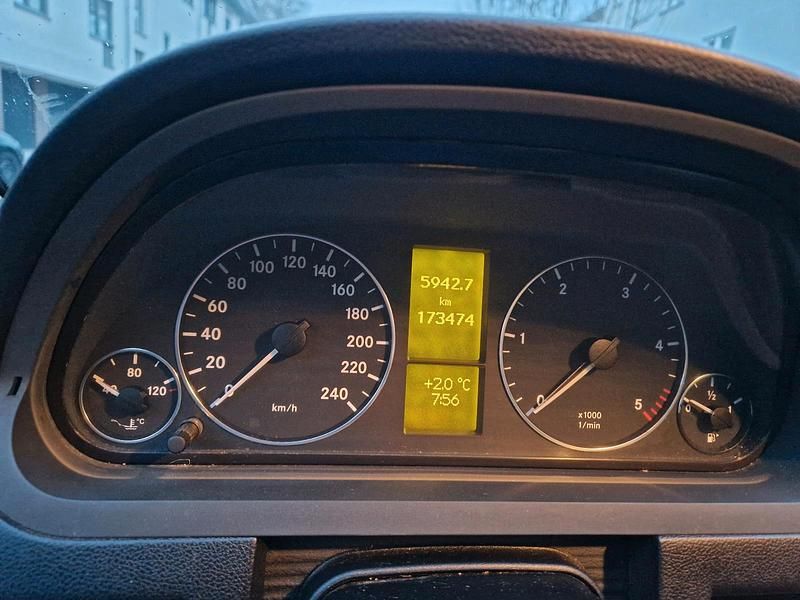 Gebraucht Mercedes A180 112 PS (82 kW) 2006 Grau Limousine