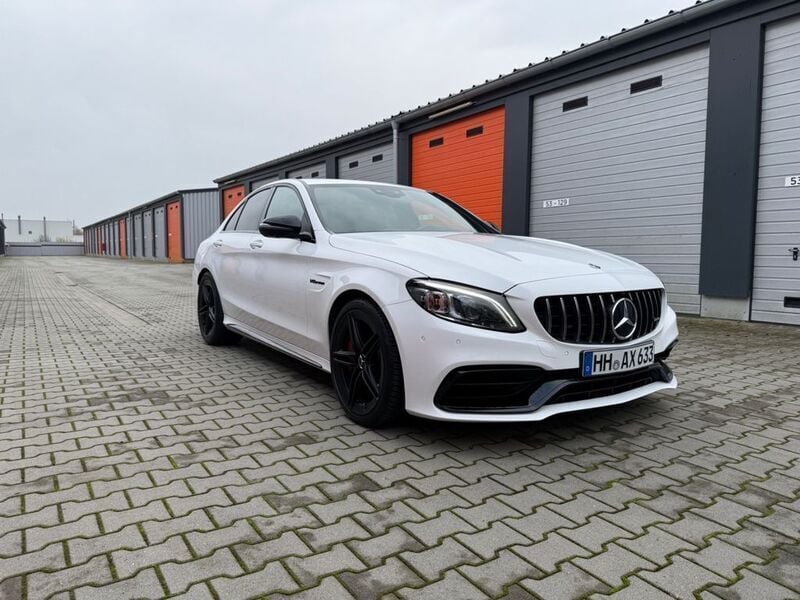Weiß Gebraucht 2020 Mercedes C63S AMG AMG Limousine | 65.900 € (Fairer Preis) - Bild 1/4