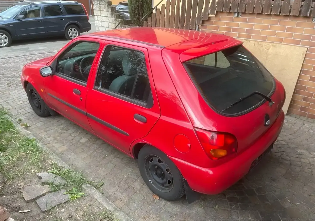 Brugt Ford Fiesta 60 HK (44 kW) 1999 Rød Hatchback