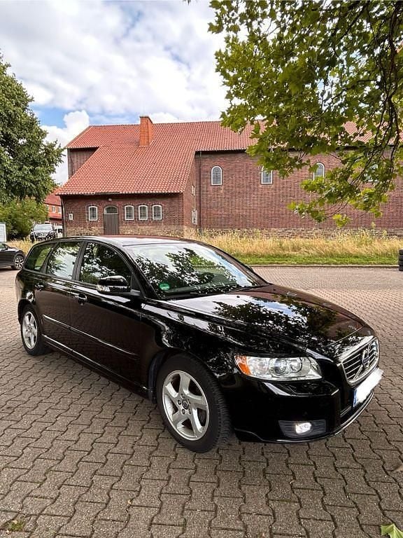 Schwarz Gebraucht 2012 Volvo V50 Business Edition Kombi | 5.790 € (Fairer Preis) - Bild 1/4