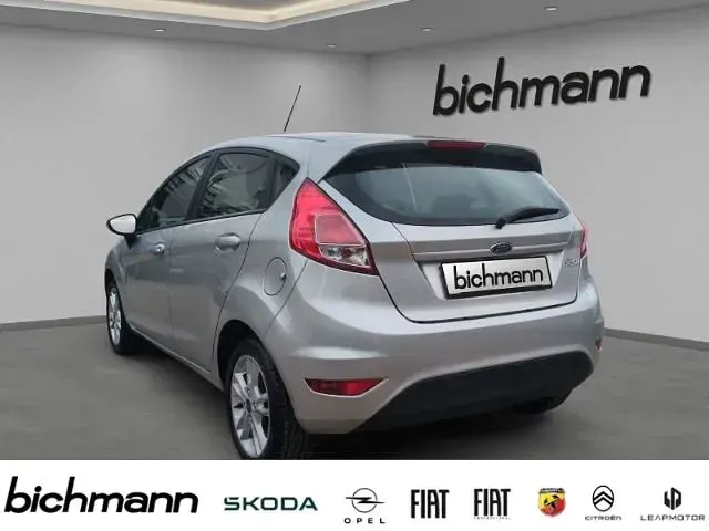 Gebraucht Ford Fiesta Trend 82 PS (60 kW) 2017 Silber Kleinwagen
