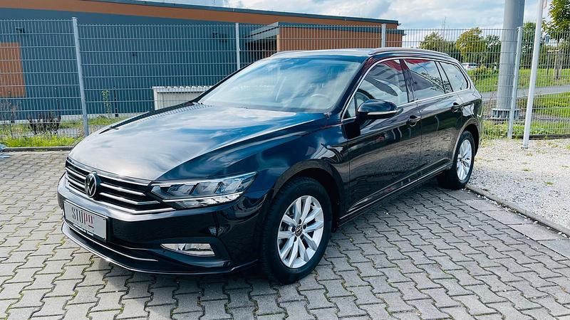Gebraucht VW Passat Business 150 PS (110 kW) 2022 Schwarz Kombi