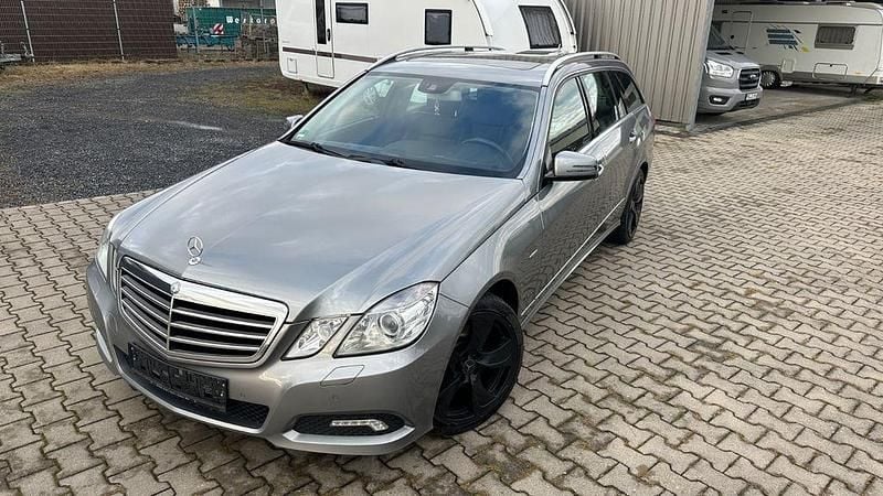 Silber Gebraucht 2010 Mercedes E350 Kombi | 6.999 € (Guter Preis) - Bild 1/4