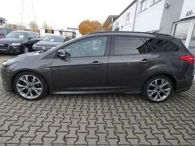 Gebraucht Ford Focus ST-Line 182 PS (133 kW) 2018 Magnetic Limousine