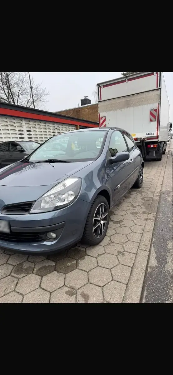 Gebraucht Renault Clio 88 PS (64 kW) 2007 Blau Kleinwagen