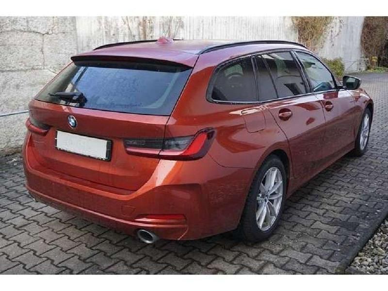 Gebraucht BMW 320 190 PS (139 kW) 2022 Sonderlackierung Kombi