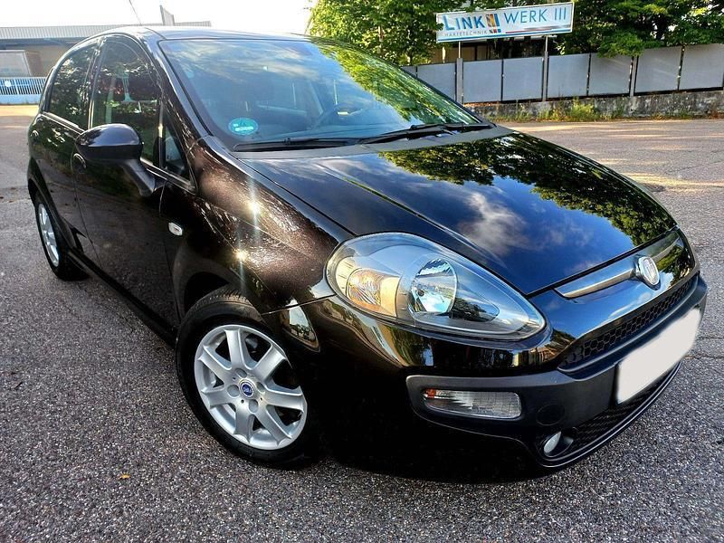 Schwarz Gebraucht 2011 Fiat Punto Kleinwagen | 3.990 € (Fairer Preis) - Bild 1/4