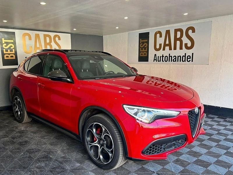 Rot Gebraucht 2019 Alfa Romeo Stelvio Tech Edition SUV | 22.200 € (Etwas zu teuer) - Bild 1/4