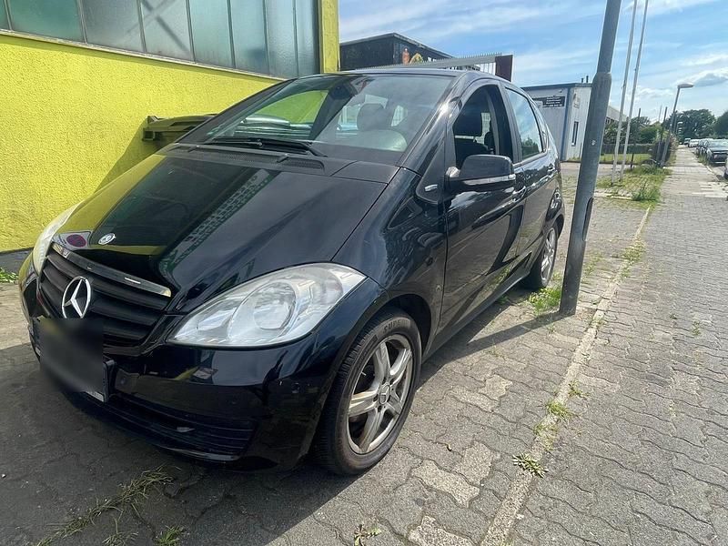 Schwarz Gebraucht 2011 Mercedes A160 Limousine | 3.350 € (Guter Preis) - Bild 1/4