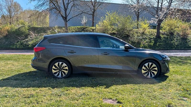Brugt Ford Focus Cool & Connect 150 HK (110 kW) 2019 Grå Stationcar