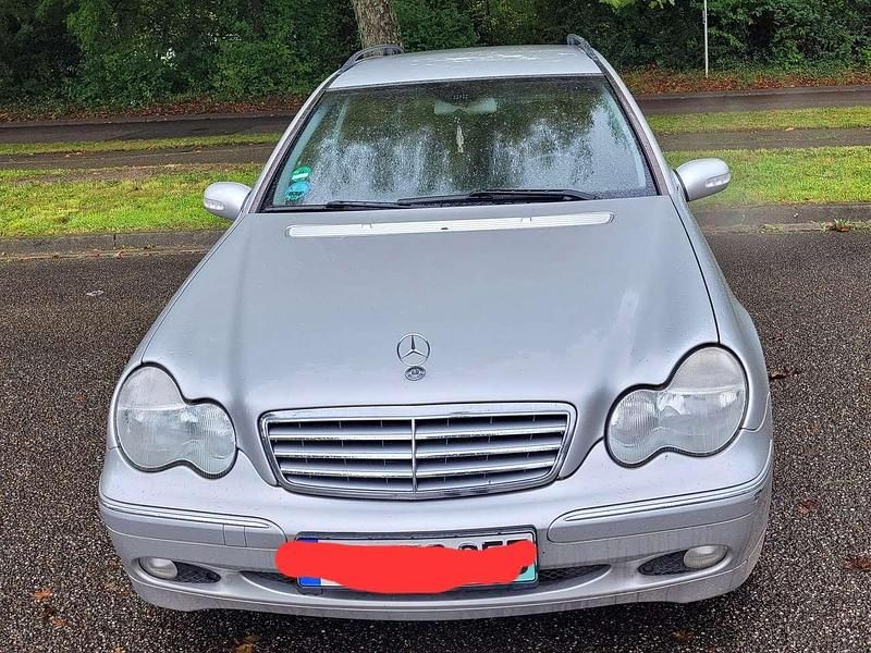 Silber Gebraucht 2003 Mercedes 180 Limousine | 2.000 € - Bild 1/4