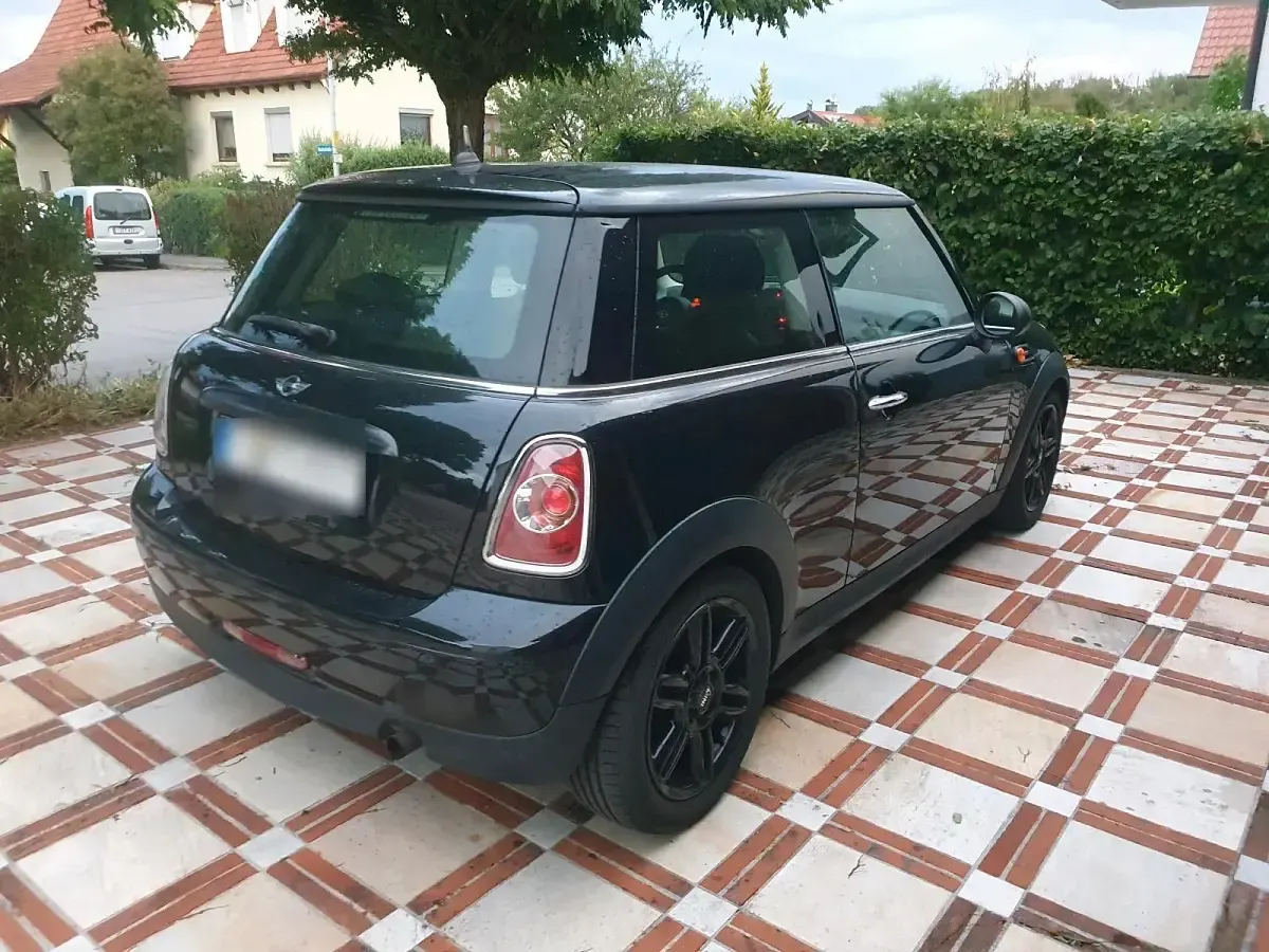 Gebraucht Mini ONE 98 PS (72 kW) 2011 Schwarz Kleinwagen