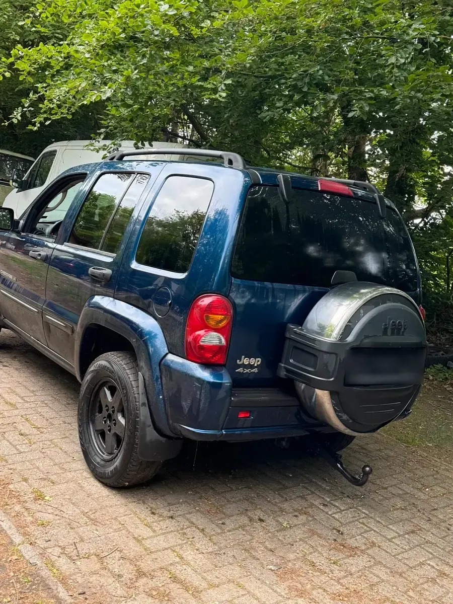 Käytetty Jeep Cherokee 150 HP (110 kW) 2003 Katumaasturi