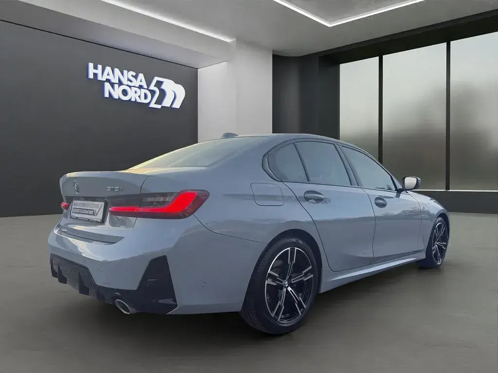 Gebraucht BMW 318 M Sport 156 PS (114 kW) 2025 Grau Limousine