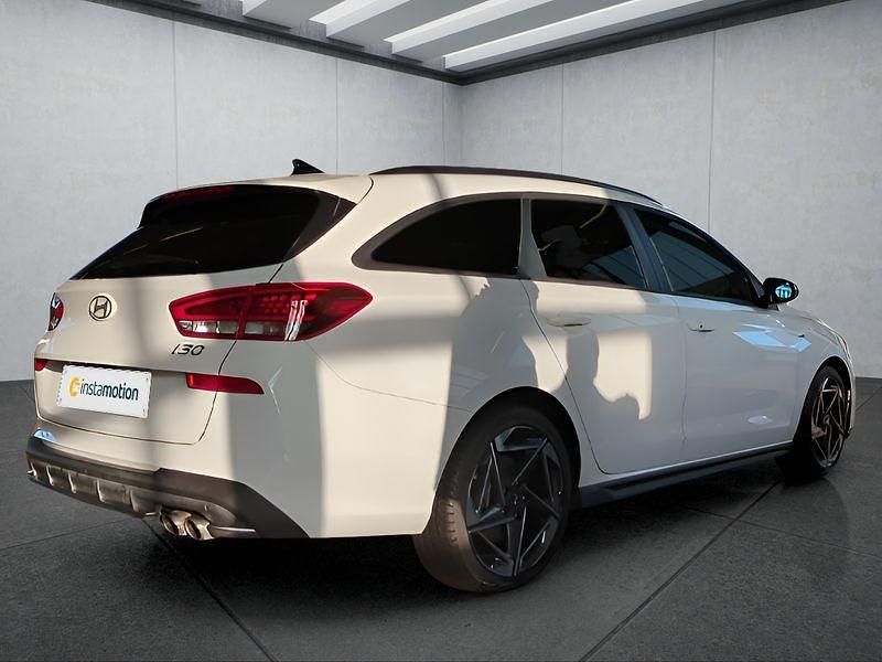 Gebraucht Hyundai i30 140 PS (102 kW) 2025 Weiß Kleinwagen