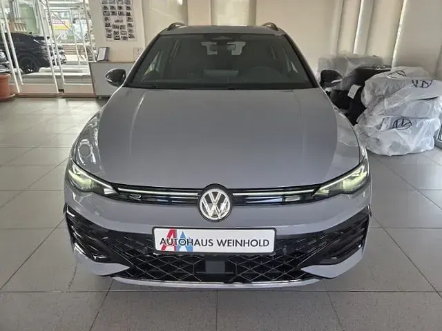 Neu VW Golf VIII R-line 150 PS (110 kW) 2026 Grau Kombi
