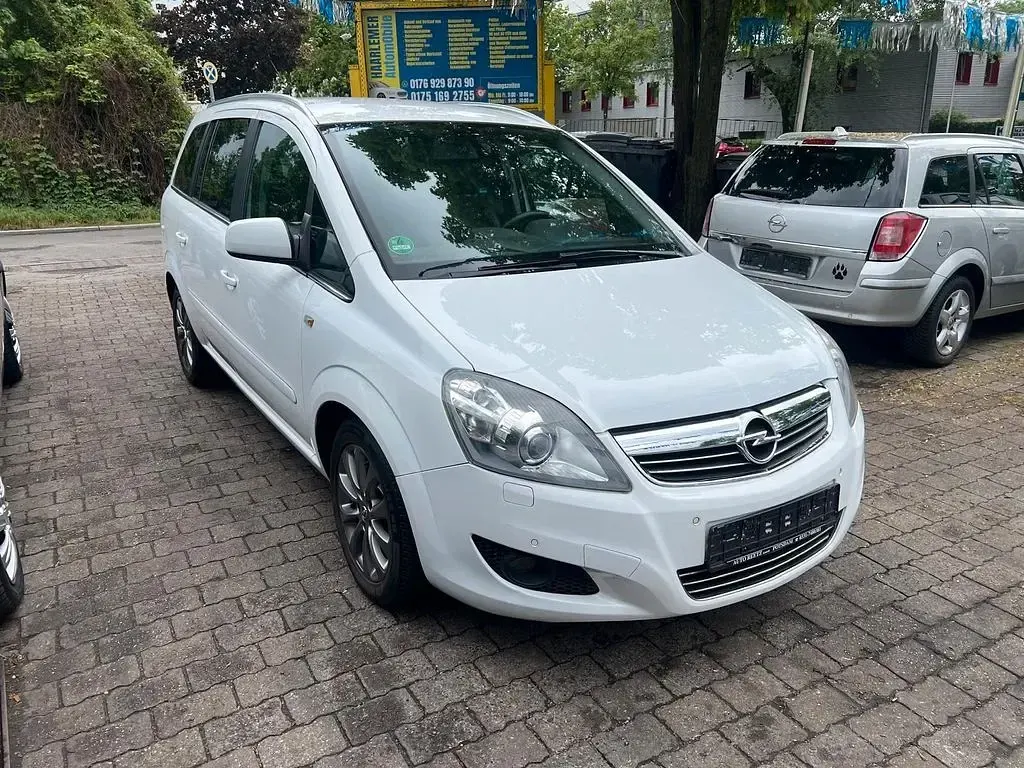 Gebraucht Opel Zafira Innovation 150 PS (110 kW) 2011 Weiß Van / Kleinbus