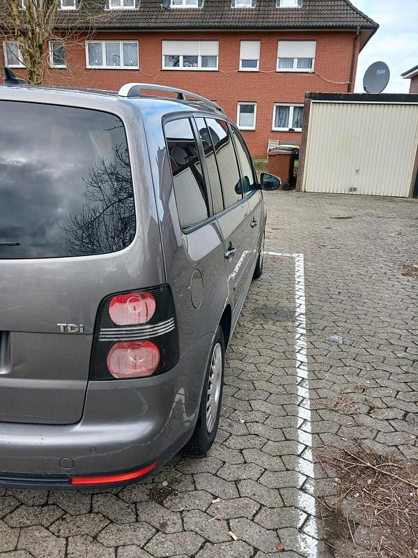 Gebraucht VW Touran 105 PS (77 kW) 2009 Silber Van / Kleinbus
