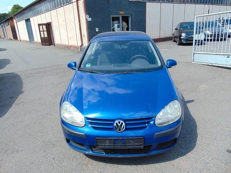 Blau Gebraucht 2005 VW Golf V Trendline Kleinwagen | 700 € (Superpreis) - Bild 1/4