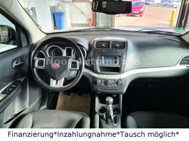 Gebraucht Fiat Freemont Urban 170 PS (125 kW) 2011 Grau metallic SUV