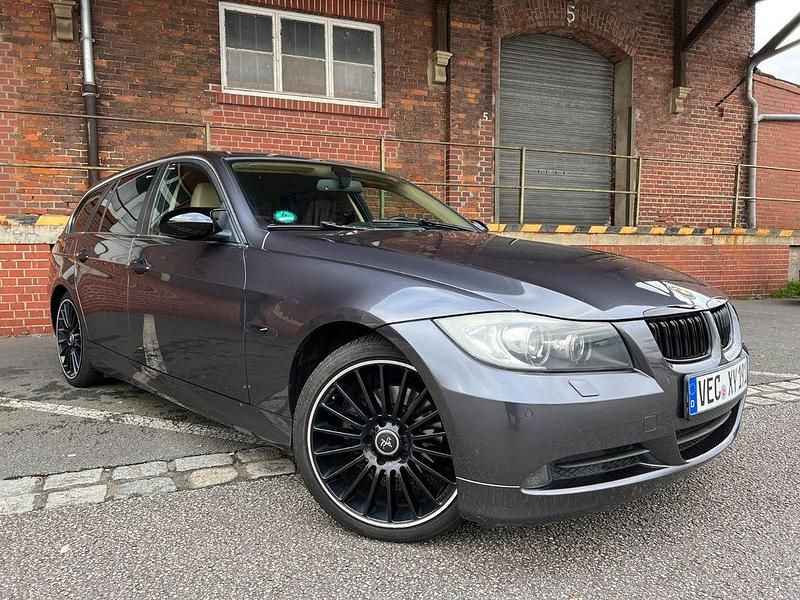 Grau Gebraucht 2006 BMW 325 Kombi | 4.350 € (Fairer Preis) - Bild 1/4