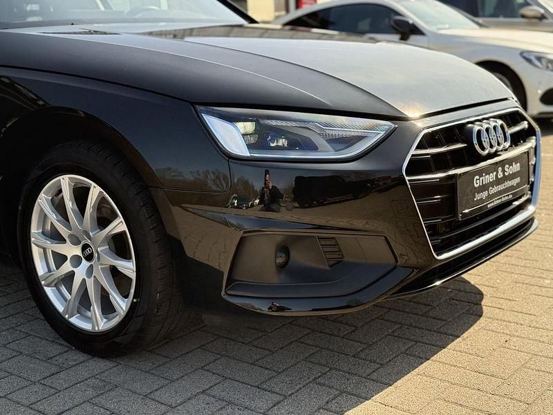 Gebraucht Audi A4 150 PS (110 kW) 2022 Schwarz Limousine