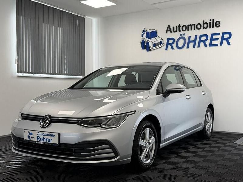 Gebraucht VW Golf VIII Life 150 PS (110 kW) 2022 Silber Limousine