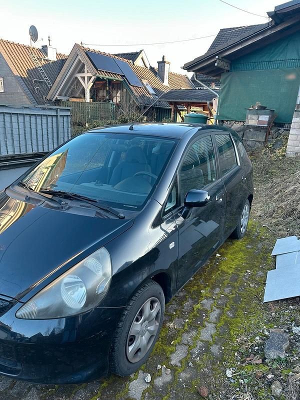 Gebraucht Honda Jazz 78 PS (57 kW) 2008 Schwarz Kleinwagen