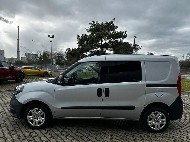 Gebraucht Fiat Doblò Basis 80 PS (58 kW) 2019 Weiß Van / Kleinbus