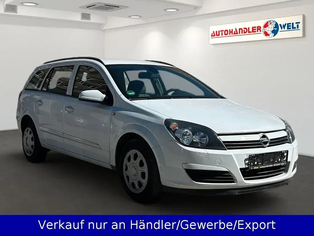 Używany Opel Astra 90 KM (66 kW) 2004 Biały Kombi