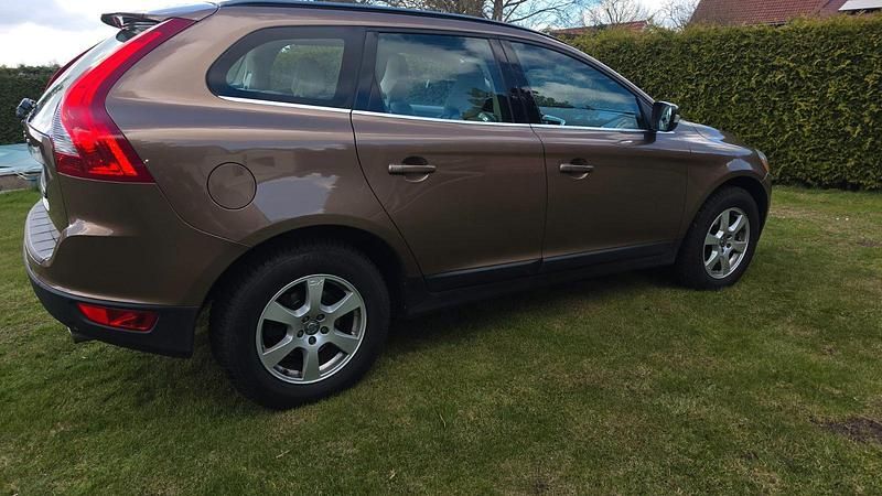 Gebraucht Volvo XC60 163 PS (119 kW) 2011 Braun SUV