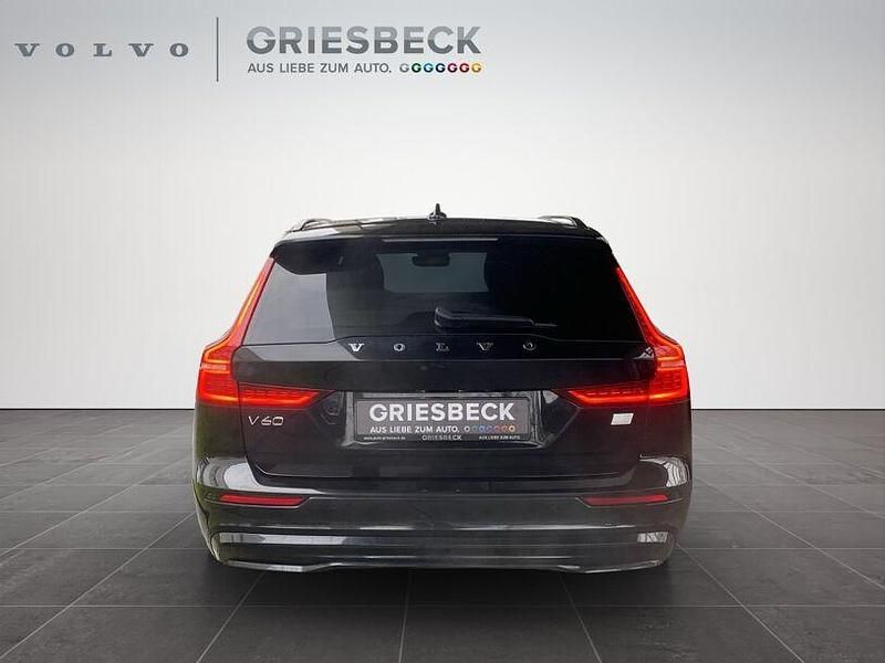 Gebraucht Volvo V60 Plus 455 PS (334 kW) 2022 Onyx black / metallic Kombi