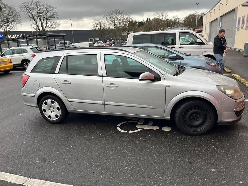 Gebraucht Opel Astra 104 PS (76 kW) 2005 Silber Kombi