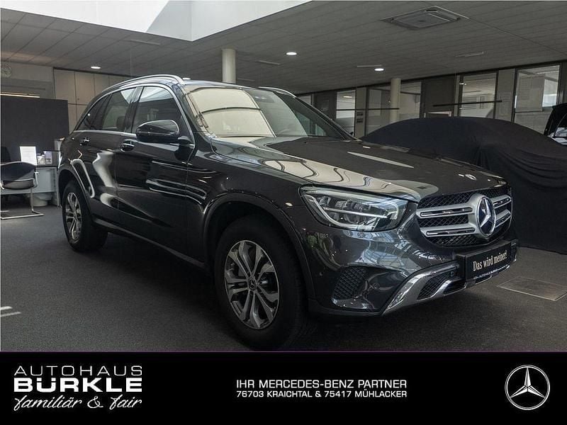 Grau Gebraucht 2020 Mercedes GLC220 SUV | 42.350 € (Teuer) - Bild 1/4