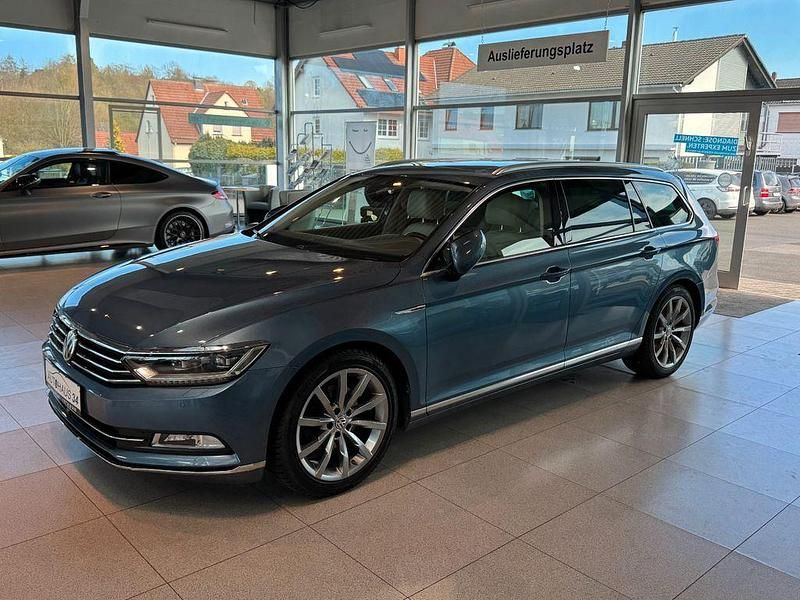 Gebraucht VW Passat Highline 190 PS (139 kW) 2018 Blau Kombi