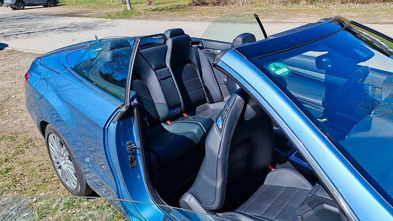 Gebraucht Mercedes E220 170 PS (125 kW) 2011 Blau Cabrio