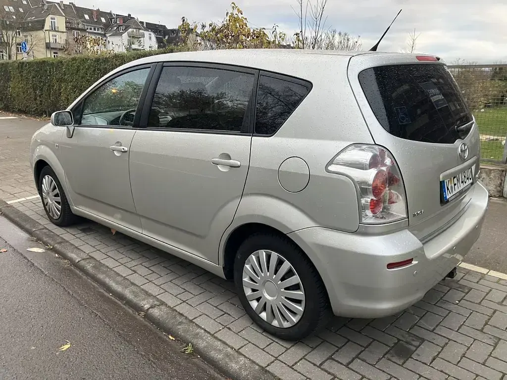 Gebraucht Toyota Corolla Verso Executive 129 PS (94 kW) 2007 Silber Van / Kleinbus