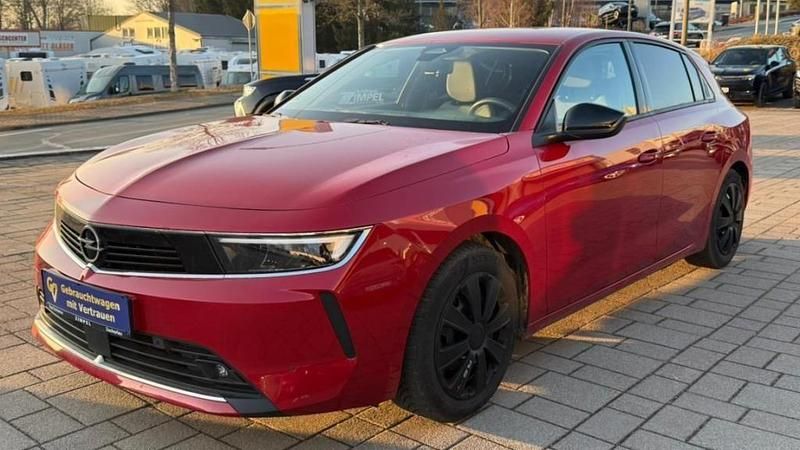 Gebraucht Opel Astra Edition 131 PS (96 kW) 2022 Rot Limousine