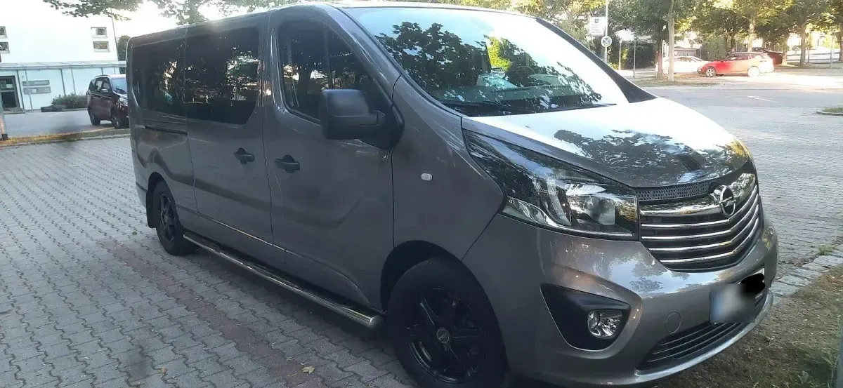 Gebraucht Opel Vivaro 125 PS (91 kW) 2016 Silber Van / Kleinbus