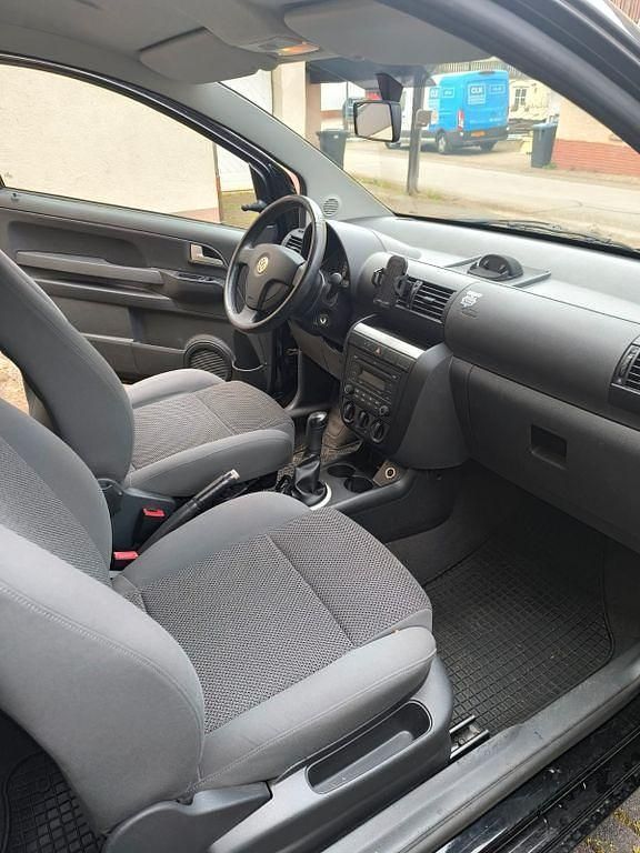 Second-hand VW Fox 54 CP (39 kW) 2011 Negru Hatchback