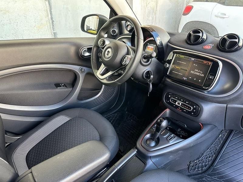 Schwarz Gebraucht 2022 Smart ForTwo Electric Drive Exclusive | 10.699 € (Superpreis) - Bild 1/4