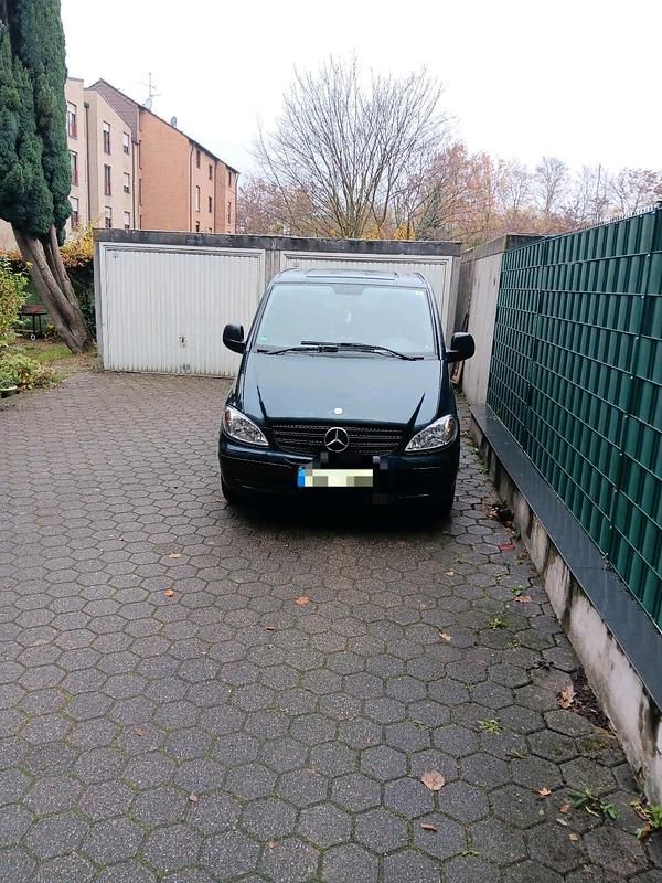 Schwarz Gebraucht 2006 Mercedes Vito Van / Kleinbus | 7.000 € - Bild 1/4