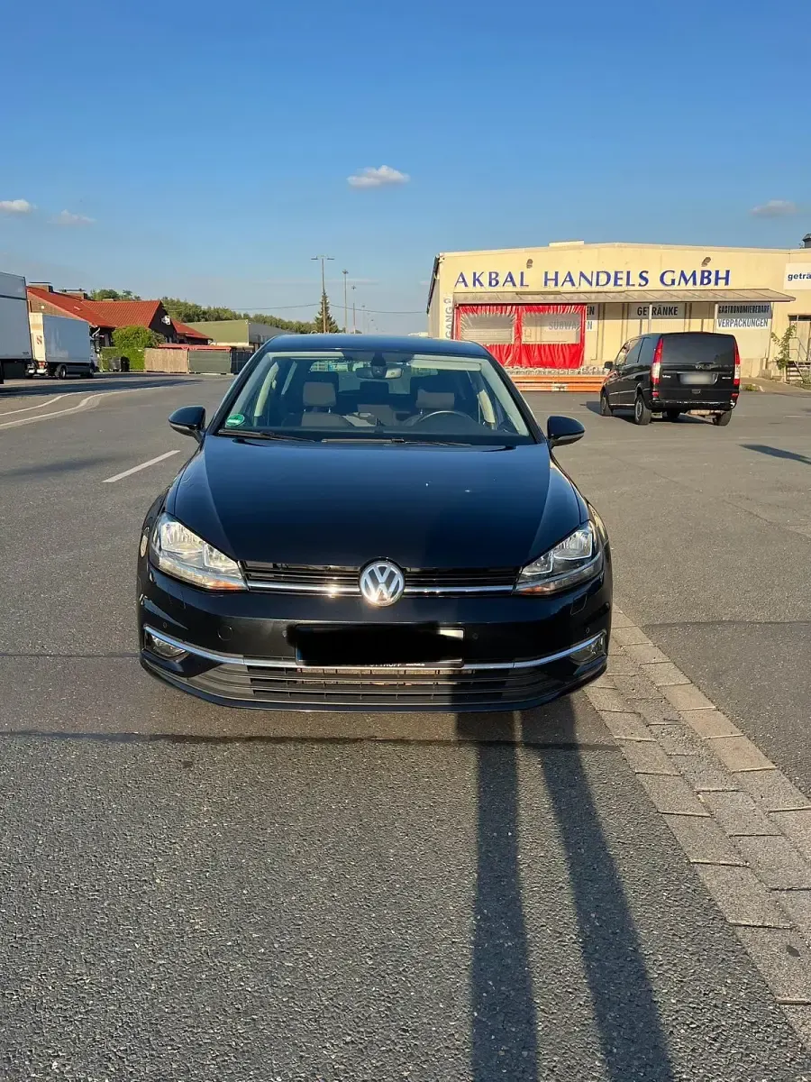 Gebraucht VW Golf VII Edition 116 PS (85 kW) 2017 Schwarz Limousine