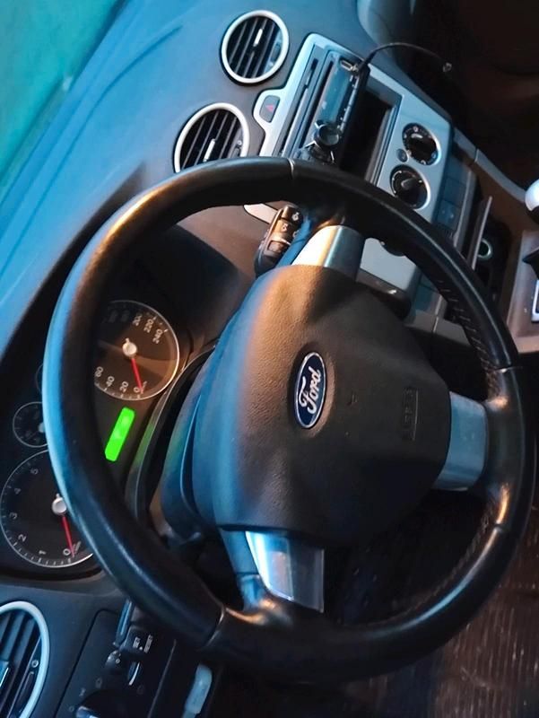 Gebraucht Ford Focus 101 PS (74 kW) 2005 Blau Kleinwagen